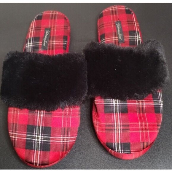 Victoria Secret Women Slippers Red Plaid Polyester Slip On Comfort Indoor Med - Picture 1 of 7